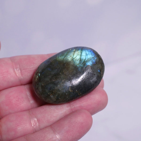 Load image into Gallery viewer, Miracles - Labradorite Palm Stone
